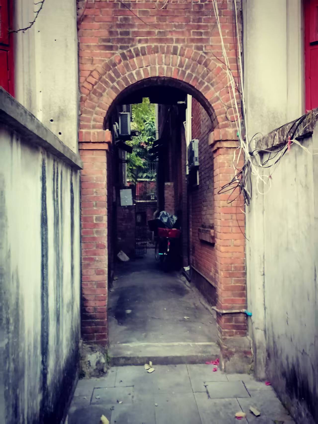 古老的房门.jpg
